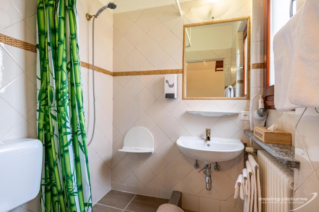 Bamboohouse Motel Riazzino المظهر الخارجي الصورة